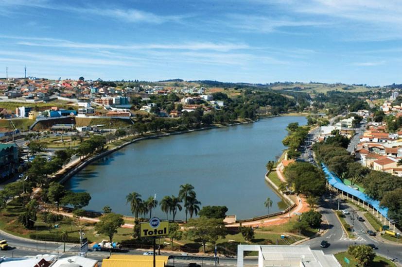 Apto Com Estacionamento, Piscina E Churrasqueira Braganca Paulista Luaran gambar